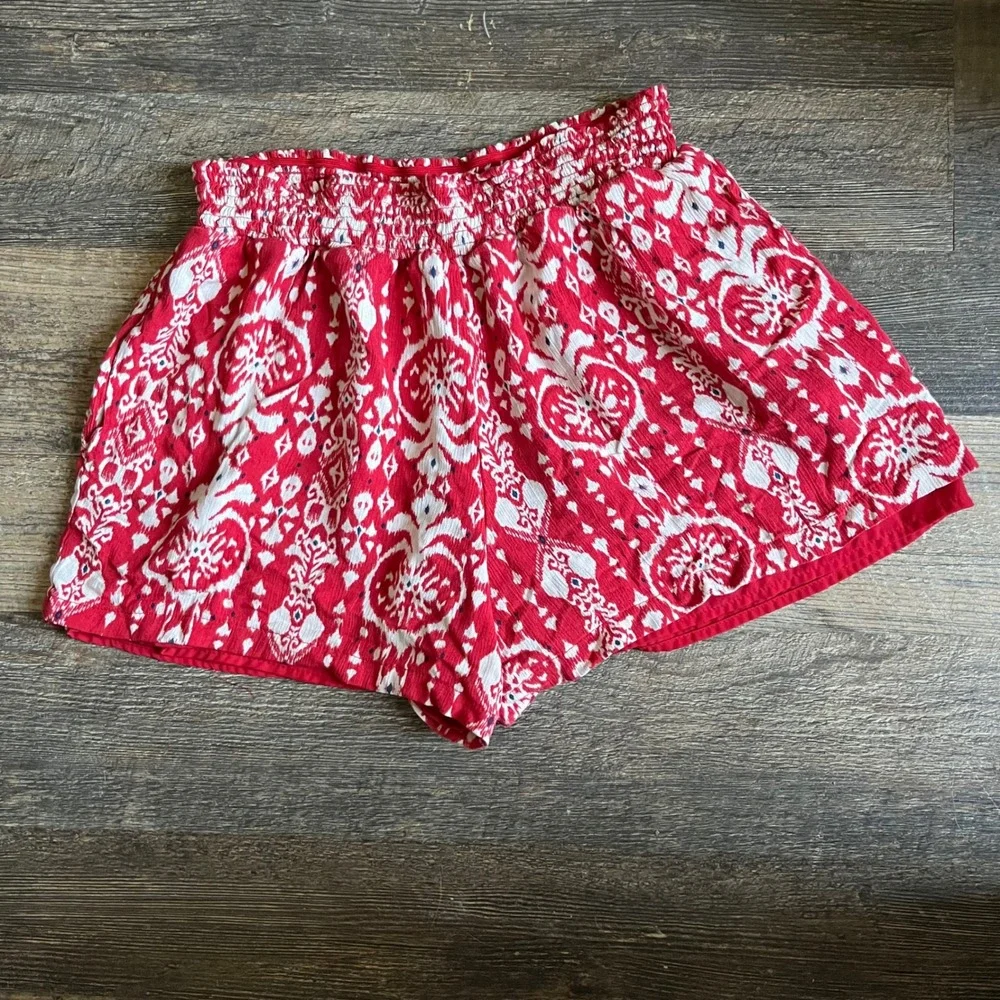 Knox Rose Red Print Shorts Smocked Waist‎ Casual Summer Size M